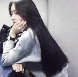 黑长直发型图片,简约而不简单的美学演绎